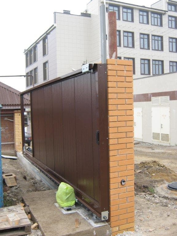 Производим установку откатных ворот в Цимлянске, беремся за проекты любой сложности. Опыт работы наших сотрудников - более 12 лет. Цены Вас приятно удивят.